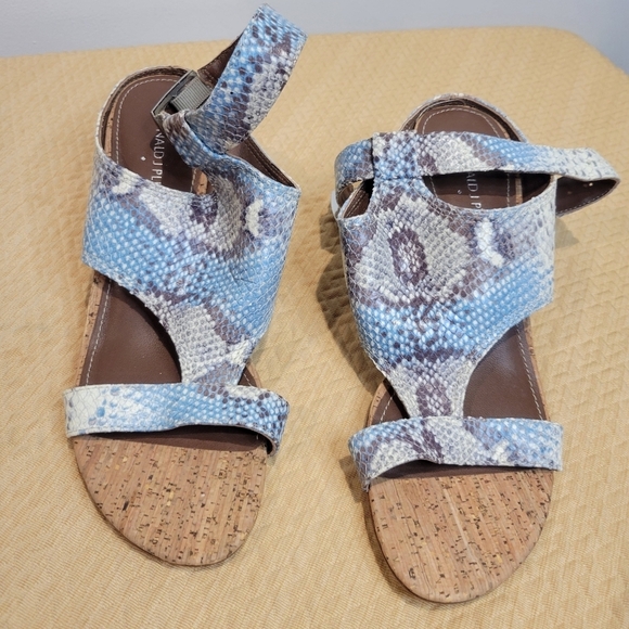 Donald j pliner size 7m ellee snakeskin print ankle strap sandals - Picture 2 of 9